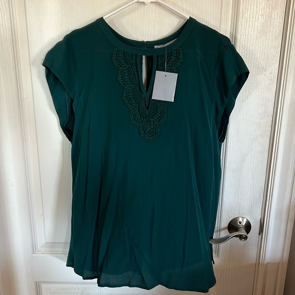 Daniel Rainn short sleeved green keyhole blouse, size XL
